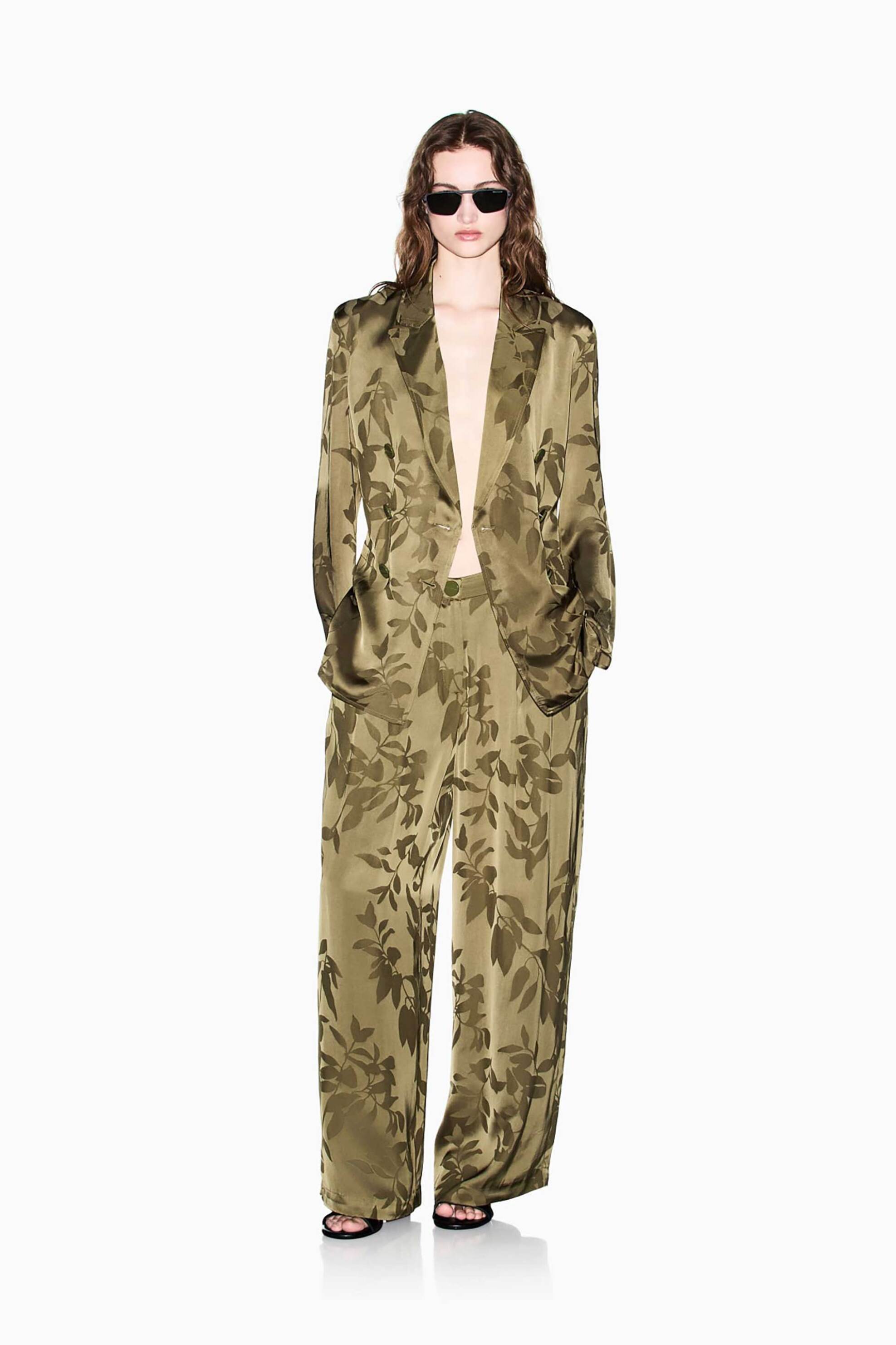 Armani Exchange γυναικείο παντελόνι με all-over print Palazzo Fit - XW002011AF21551 Λαδί Armani Exchange γυναικείο παντελόνι με all-over print Palazzo Fit - XW002011AF21551 Λαδί