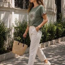 Floral Μπλούζα Με Στρογγυλή Λαιμόκοψη, Κεντήματα & Στρας Σε Άνετη Γραμμή - Χακί | Dress Up Χακί Dress Up